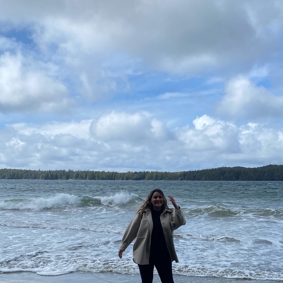 Meet your Posher, Amelia - Picture 1 of 1